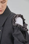 giacca al fianco in panno morbido di lana, foderata in cupro - NOIR KEI NINOMIYA 