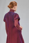 longuette 'sculpture' dress in polyester pleats hand dyed with iridescent effect - MELITTA BAUMEISTER 