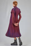 longuette 'sculpture' dress in polyester pleats hand dyed with iridescent effect - MELITTA BAUMEISTER 