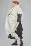 long and wide jacket in hand made and hand dyed nuno-felt in wool and silk - AGOSTINA ZWILLING 