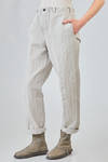 pantalone morbido in tela fiammata e lavata di lino e cotone con sottili righe verticali - FORME D' EXPRESSION 