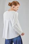 t-shirt al fianco, ampia, in jersey di cotone e parti in popeline di cotone - HIGH 