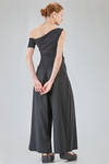 short t-shirt, lean and asymmetric, in mini-ribbed cotton and modal jersey - ISABEL BENENATO 