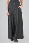 pantalone ampio in gabardine leggero di lana vergine e viscosa - ISABEL BENENATO 
