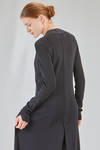 cardigan lungo, asciutto e sfiancato, in maglia mini-rib di viscosa e poliestere - ISABEL BENENATO 