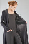 cardigan lungo, asciutto e sfiancato, in maglia mini-rib di viscosa e poliestere - ISABEL BENENATO 