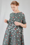 longuette dress, wide, in polyester froissé with horizontal stripes tone on tone and cotton patches - SHU MORIYAMA 