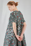 longuette dress, wide, in polyester froissé with horizontal stripes tone on tone and cotton patches - SHU MORIYAMA 