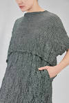 longuette dress, soft, in gauzed polyester froissé with horizontal stripes tone on tone - SHU MORIYAMA 