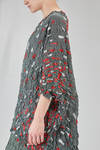 long and wide tunic in polyester froissé with diagonal stripes tone on tone and  cotton patches - SHU MORIYAMA 