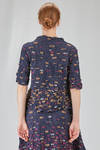 hip-lenght top, soft and asymmetric, in polyester froissé with diagonal stripes tone on tone and cotton patches - SHU MORIYAMA 