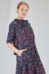 hip-lenght top, soft and asymmetric, in polyester froissé with diagonal stripes tone on tone and cotton patches - SHU MORIYAMA 