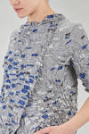 hip-lenght top, soft and asymmetric, in polyester froissé with diagonal stripes tone on tone and cotton patches - SHU MORIYAMA 