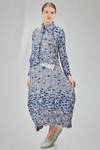 hip-lenght shirt-jacket, wide, in polyester froissé with horizontal stripes tone on tone and  cotton patches - SHU MORIYAMA 