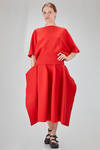 hip-lenght t-shirt, wide and narrower at the bottom, in elastic recycled polyester and nylon knit - CFCL 