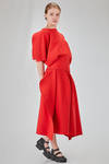 hip-lenght t-shirt, wide and narrower at the bottom, in elastic recycled polyester and nylon knit - CFCL 