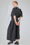 hip-lenght t-shirt, wide and narrower at the bottom, in elastic recycled polyester and nylon knit - CFCL 