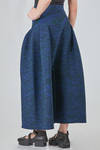 pantalone ampio in maglia elastica di poliestere riciclato tinto in filo tono su tono - CFCL 