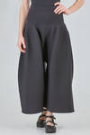 pantalone ampio in maglia elastica di poliestere riciclato - CFCL 