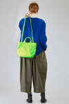 cubic shopper bag in crinkled cotton satin with metal core - ZILLA 
