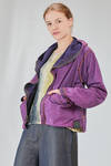 blouson al fianco, ampio, in denim di cotone sovratinto e 'macchiato' - KIMONORAIN 
