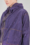 blouson al fianco, ampio, in denim di cotone sovratinto e 'macchiato' - KIMONORAIN 