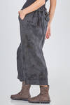 pantalone ampio, alla caviglia, in chevron rustico di canapa tinto a mano - ATELIER SUPPAN 