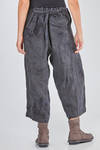 pantalone ampio, alla caviglia, in chevron rustico di canapa tinto a mano - ATELIER SUPPAN 