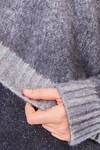 maglia al fianco, ampia, in maglia sovratinta di cachemire e seta e parti in lana merino extra fine, cachemire e seta - AVANT TOI 