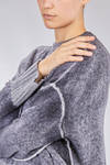 maglia al fianco, ampia, in maglia sovratinta di lana merino extra fine, cachemire e seta - AVANT TOI 
