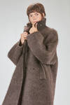 cappotto lungo e over, in maglia lavorata a pelliccia pettinata di lana, mohair, nylon, yak ed elastan - BOBOUTIC 