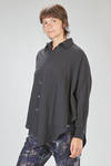 long, wide and asymmetric shirt, in washed and embossed cotton and elastane seersucker - FORME D' EXPRESSION 