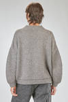 maglione lungo e over in maglia a mano morbidissima di lana, yak e poliammide melange - FORME D' EXPRESSION 