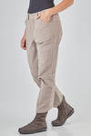 pantalone con gamba conformata in velluto a costine sottili verticali di cotone ed elastan - KRISTENSEN DU NORD 