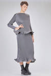 hip-length 'sculpture' top, fitted line, in vertically pleated polyester plissé - MELITTA BAUMEISTER 