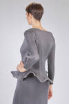 hip-length 'sculpture' top, fitted line, in vertically pleated polyester plissé - MELITTA BAUMEISTER 