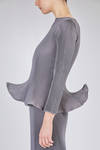 hip-length 'sculpture' top, fitted line, in vertically pleated polyester plissé - MELITTA BAUMEISTER 