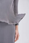 hip-length 'sculpture' top, fitted line, in vertically pleated polyester plissé - MELITTA BAUMEISTER 