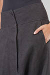 short and wide trousers in linen and wool twill - RUNDHOLZ 