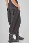 short and wide trousers in linen and wool twill - RUNDHOLZ 