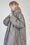 over the knee coat, wide and flared, in iridescent padded polyester satin - SHU MORIYAMA 