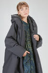 over the knee coat, wide and flared, in matte wool and polyester canvas - SHU MORIYAMA 