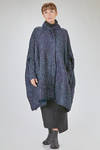 under the knee overcoat, wide, in horizontal polyester froissé - SHU MORIYAMA 