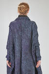 under the knee overcoat, wide, in horizontal polyester froissé - SHU MORIYAMA 