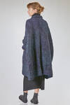 under the knee overcoat, wide, in horizontal polyester froissé - SHU MORIYAMA 