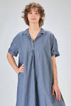 abito longuette, ampio, in denim leggerissimo di cotone lavato - MANUELLE GUIBAL 