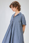 abito longuette, ampio, in denim leggerissimo di cotone lavato - MANUELLE GUIBAL 