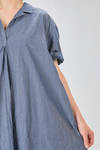abito longuette, ampio, in denim leggerissimo di cotone lavato - MANUELLE GUIBAL 