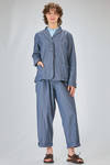 giacca al fianco, ampia, in denim leggerissimo di cotone lavato - MANUELLE GUIBAL 
