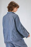 giacca al fianco, ampia, in denim leggerissimo di cotone lavato - MANUELLE GUIBAL 